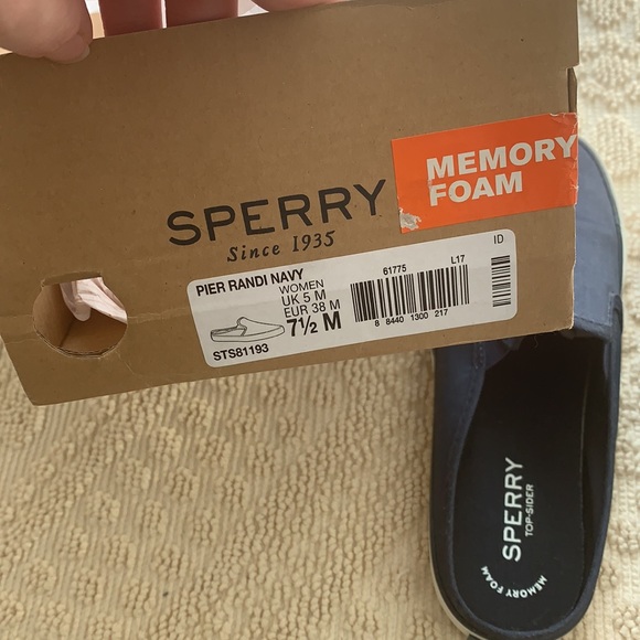 Sperry Slip On’s Navy (Pier Randi) - Picture 4 of 4